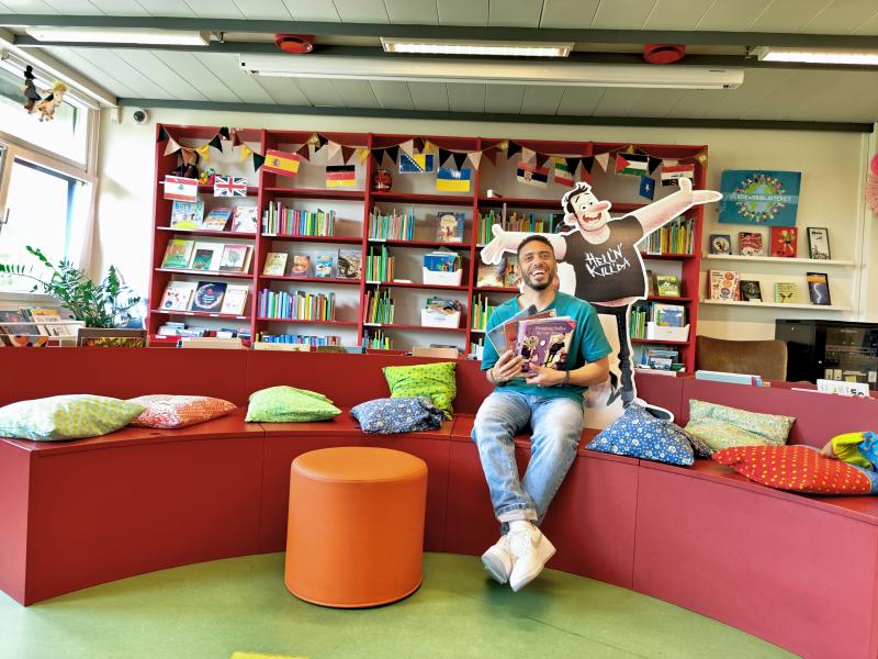 Hamza, høtlæser, Vollsmose Bibliotek, frivillig